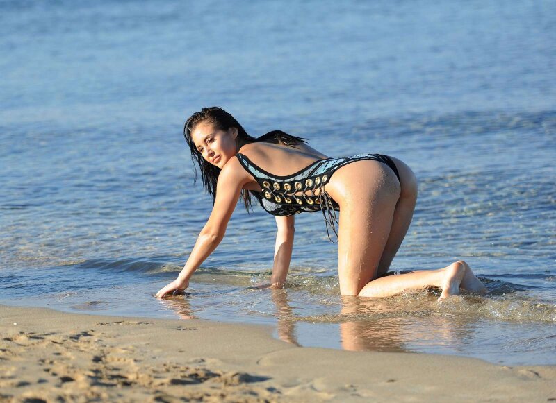 Chloe-Goodman-in-Swimsuit picture