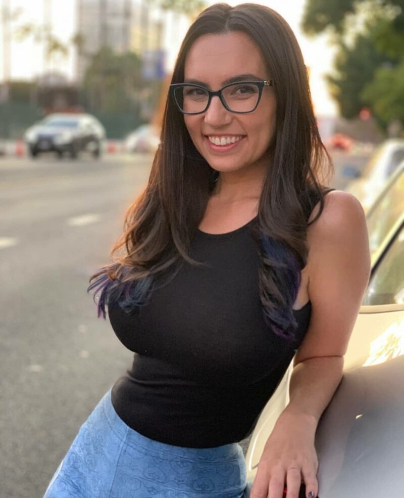 büyüleyici busty esmer - Trisha Hershberger picture
