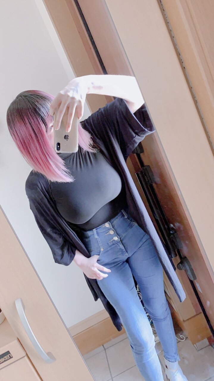 巨乳アジア人 picture