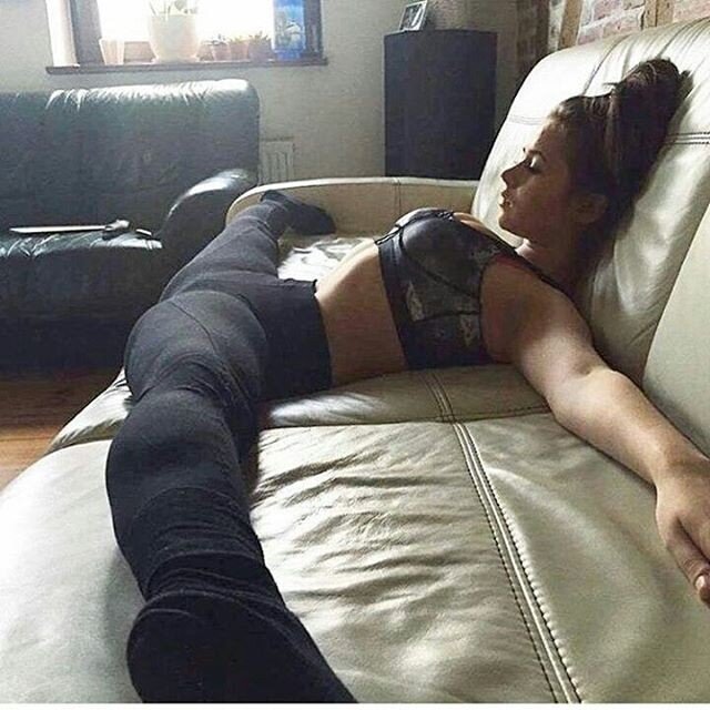 그녀의 이름은 무엇입니까? picture