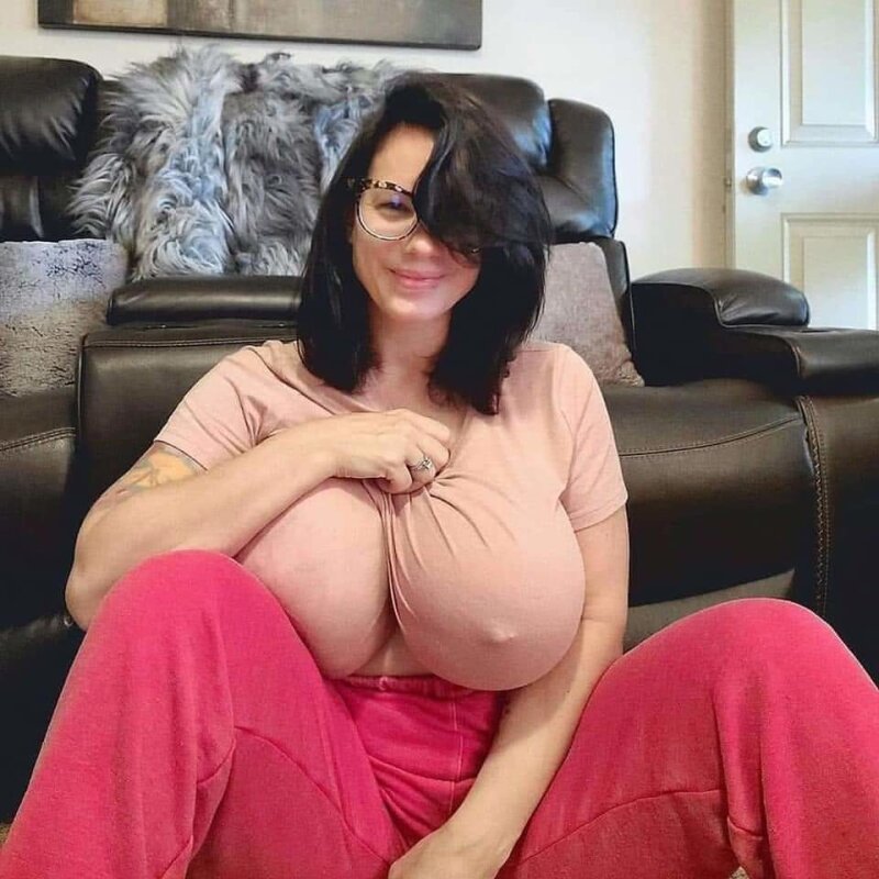爆乳 picture