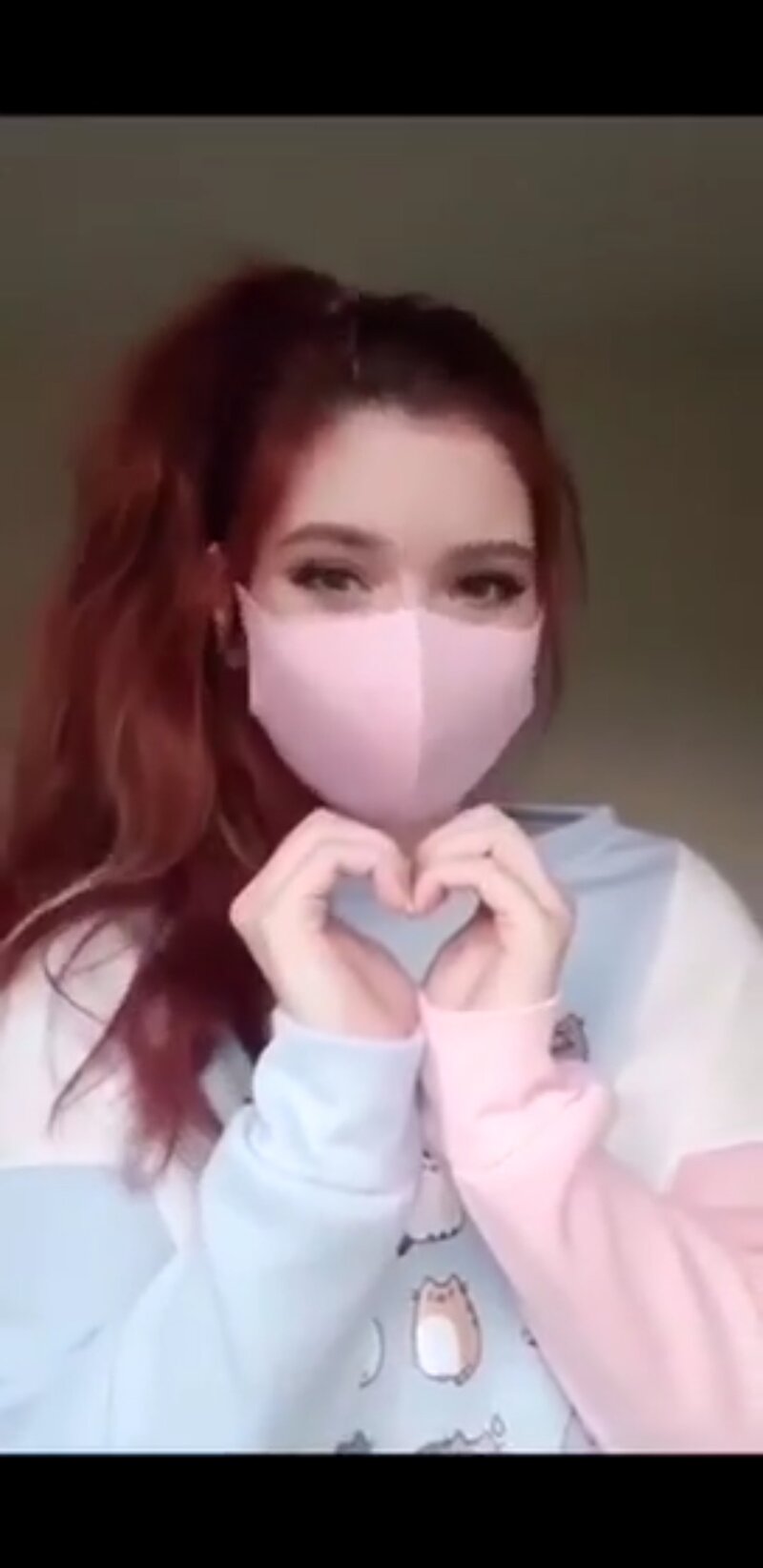 Bana kim olduğunu söyleyen var mı? picture