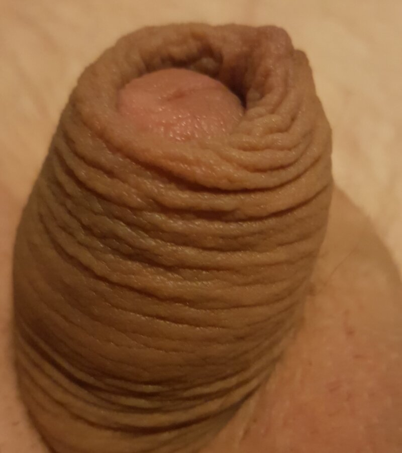 私がケージに入れられて、できれば大きな黒いコックのパパにザーメンを犯されたいのも不思議ではありません picture