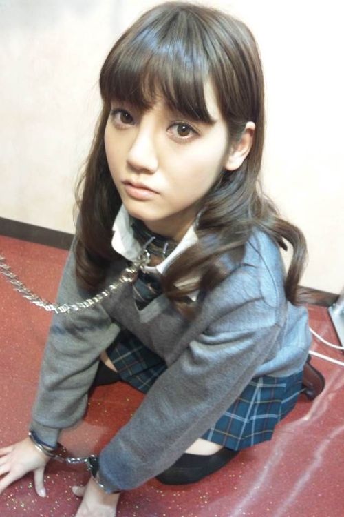 美しいアジアの学生が首輪 picture