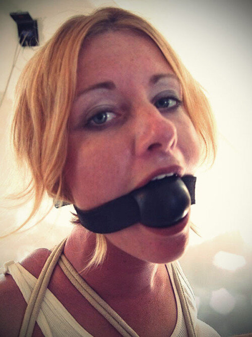 Daily Slave (15 Mayıs 2015) Post Daily Slave (15 Mayıs 2015) ilk olarak BDSM'de çıktı. picture