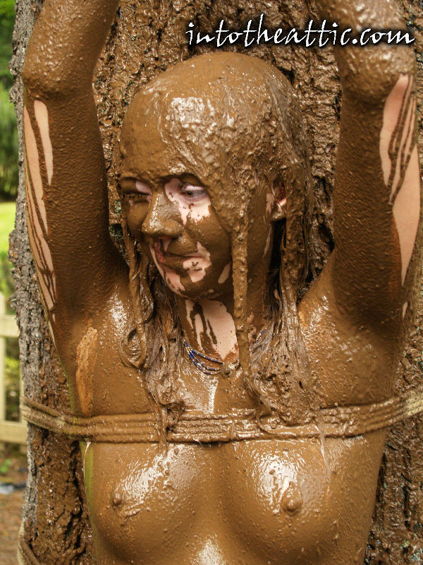 泥だらけで結ばれている picture